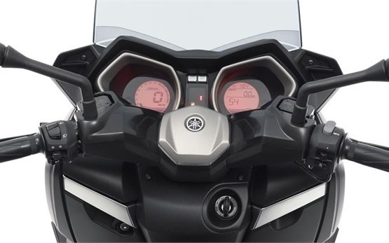 Ямаха X-Max 250 - аренда скутера - Малага