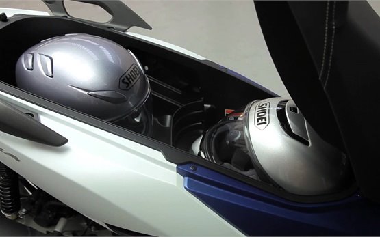 2016 Honda Forza 300cc - Roller mieten in Lissabon, Portugal