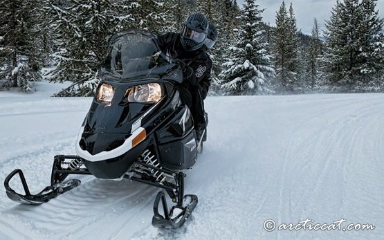 Artic Cat T570 - viajes en motos de nieve 