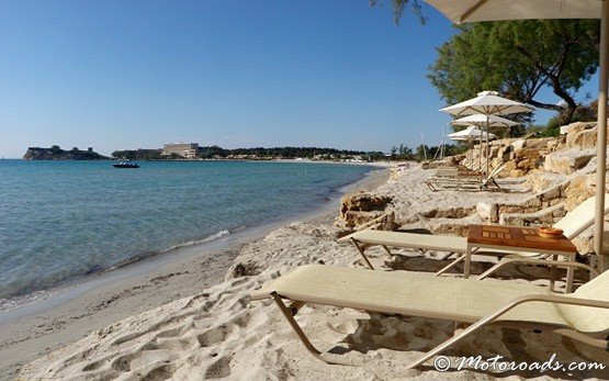 Am Strand von Sani Resort