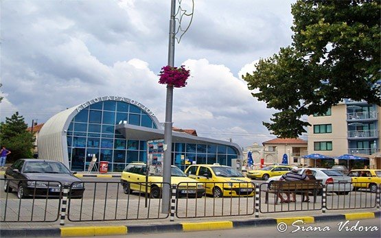 Estación de Autobuses, Obzor