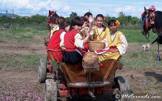 Kinder beim Rosenfest, Kazanlak