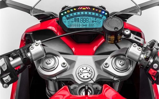 Ducati Суперспорт - наем на мотоциклет Милано