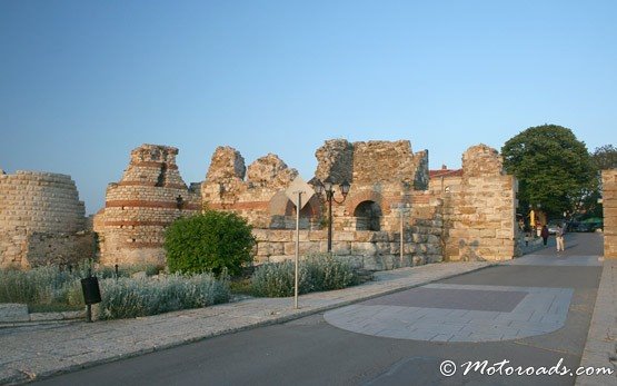 Entrada al casco antiguo de Nessebar