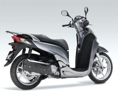 2011 Honda SH 300i - прокат скутеров в Сардинии