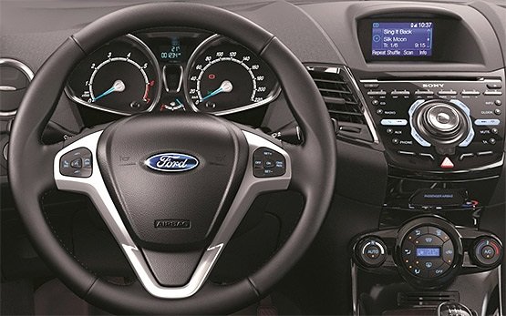 Innenansicht » 2013 Ford Fiesta 1.4 tdi