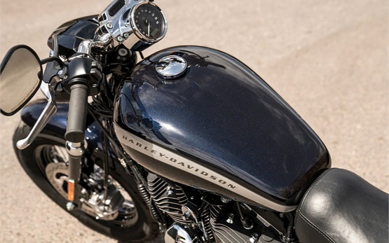 Harley Davison 1200 Custom - Motorrad mieten Faro