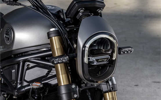 Benelli Leoncino 800 - Motorradverleih - Catania