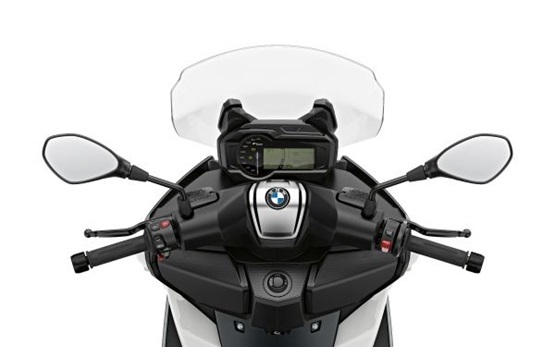 BMW C 400 GT - alquiler de motos  Milán Italia