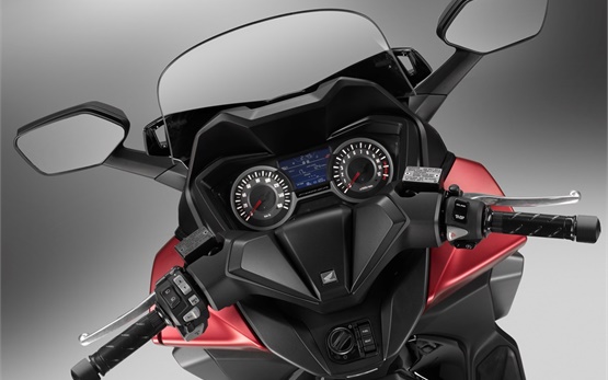 Honda Forza 125cc - scooters para alquilar en Lisboa, Portugal