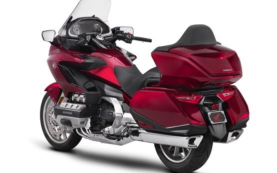 Honda Gold Wing - наем на мотоциклет в Лисабон