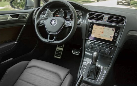 Interior » Volkswagen Golf 7 AUTO rent a car Varna airport