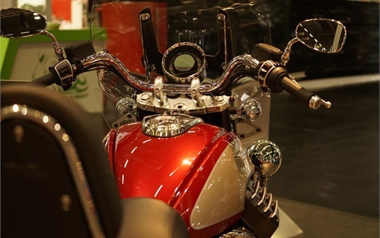 Moto Guzzi California 1400 Touring - motorcycle rental in Florence Italy