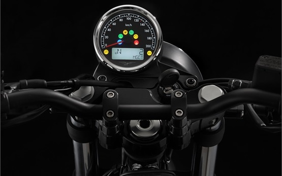 Moto Guzzi V7 - прокат мотоцикла Рим