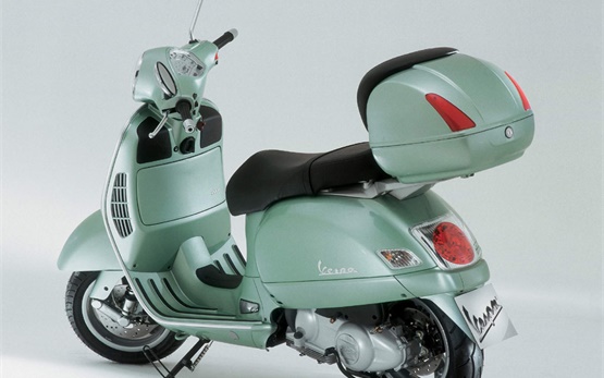 2004 Piaggio Vespa GT 125 scooter rental in Dubrovnik, Croatia