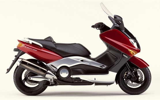 Yamaha T-Max 500 - scooter for hire Moscow 