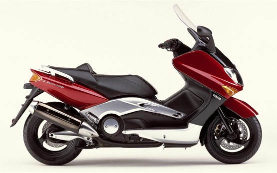 Yamaha T-Max 500 - scooters para alquilar en Moscú