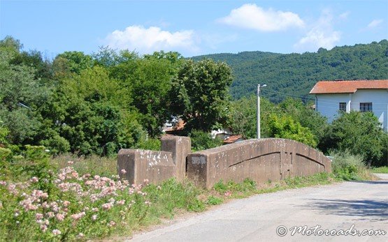 Brücke, Dorf Kalotina