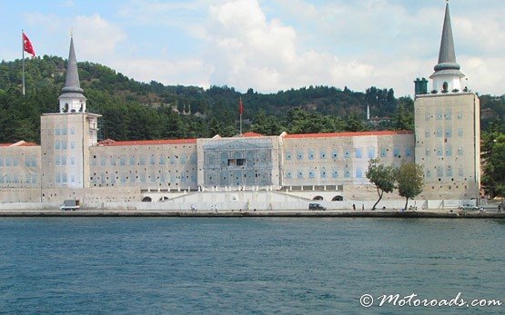 Escuela secundaria militar Kuleli, Uskar