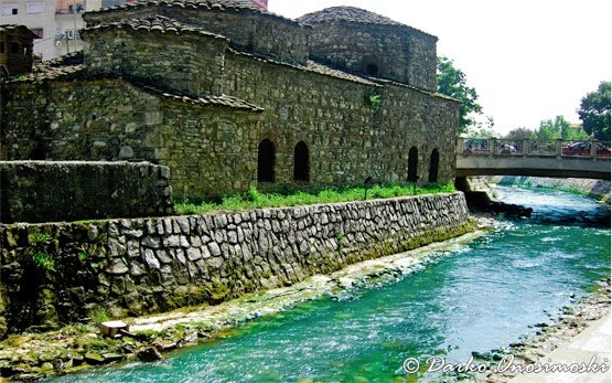 Пена река в Тетово