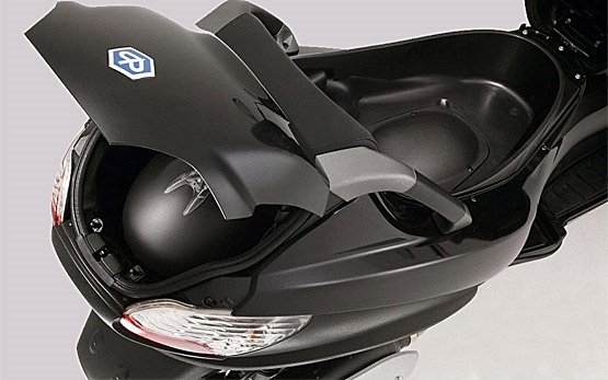 Пьяджо МР3 500 - скутер на прокат в Кан