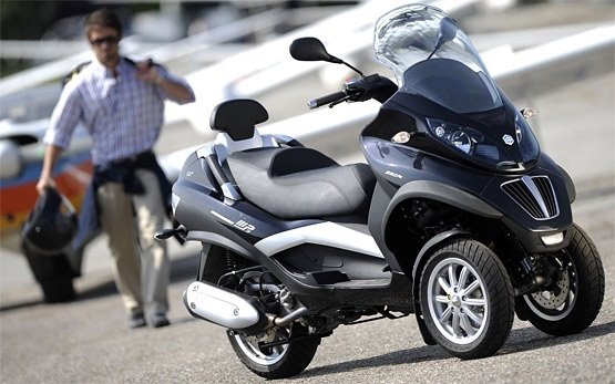 Пьяджо МР3 500 - скутер на прокат в Кан