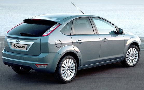 Vista posterior - 2011 Ford Focus 1.6 i