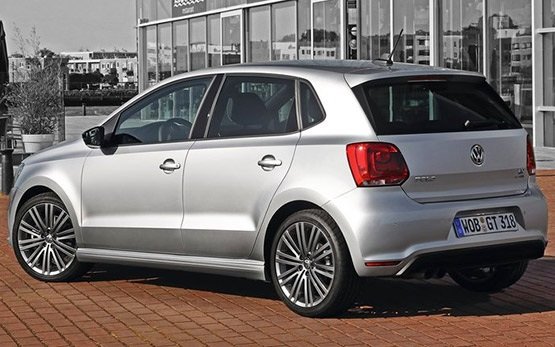 Vista posterior » 2013 Volkswagen Polo 1.6 TSI AUTO