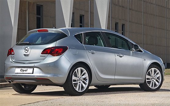 Vista lateral » 2016 Opel Astra Hatchback