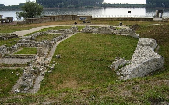 Руините на брега на Дунав от Силистра