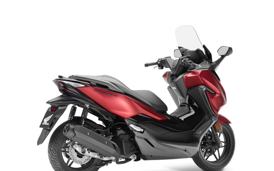 Honda Forza 125cc - para alquilar en Lisboa, Portugal