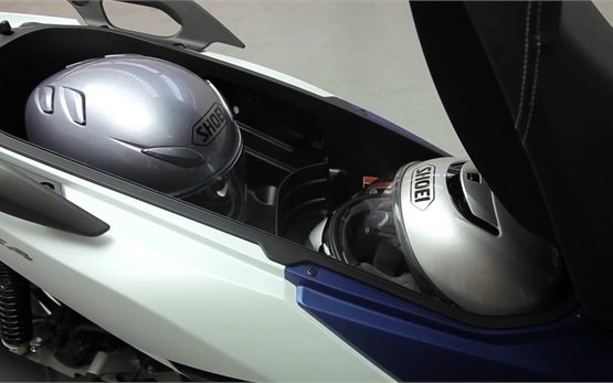 Honda Forza 300cc - скутеры напрокат в Афины