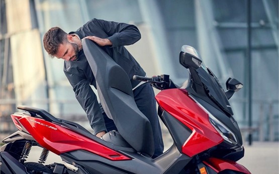 Honda Forza 350 - para alquilar en Monaco