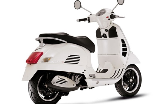 Piaggio Vespa 300 Primavera scooter rental