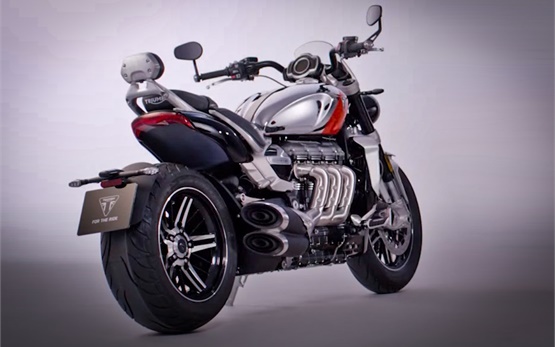 Triumph ROCKET 3 R - alquiler de motos en Portugal