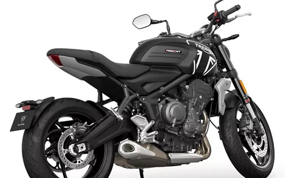 Triumph Trident 660   мотоциклет под наем в Женеве