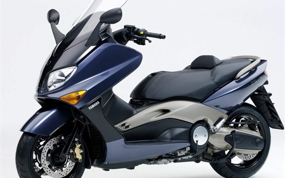 Yamaha T-Max 500 - alquiler de scooters en Moscú