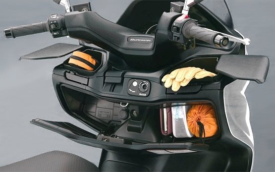 Suzuki Burgman 400 - Roller mieten Marseille