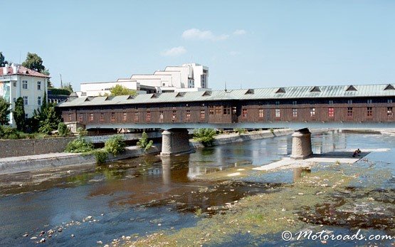 El puente cubierto, la ciudad de Lovech