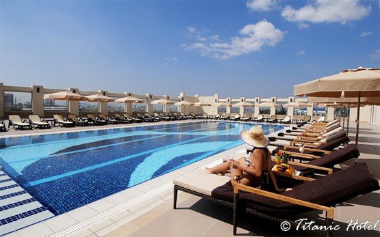 Piscina del hotel Titanic, Kartal