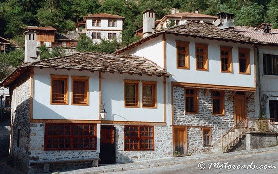 Traditionelles Haus in Shiroka Laka