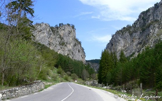 Trigrad Gorge