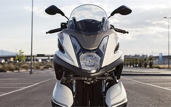 Yamaha Tricity 125cc - прокат скутера Португалии