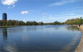 London - Lake in Hyde park