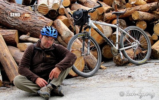 People on bicycle tours