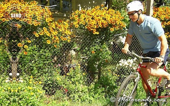 People on bicycle tours in Bulgaria