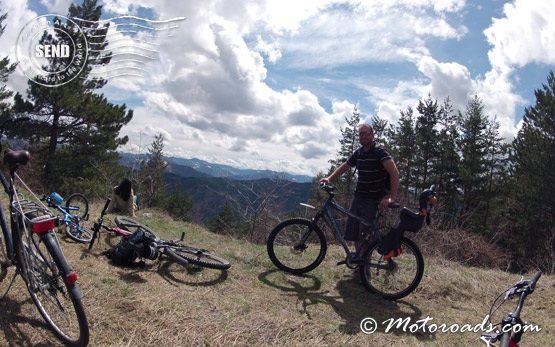 People on bicycle tours in Bulgaria