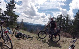 People on bicycle tours in Bulgaria