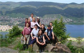 People on horseback riding tours