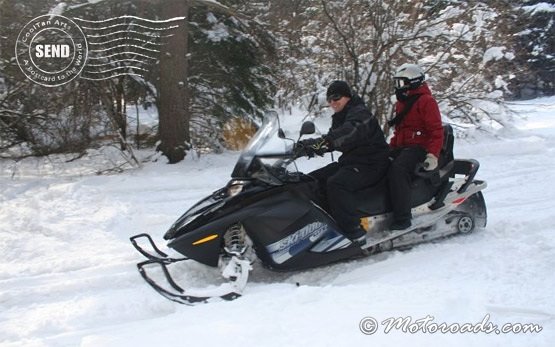 Люди на туры на снегоходах в Банско